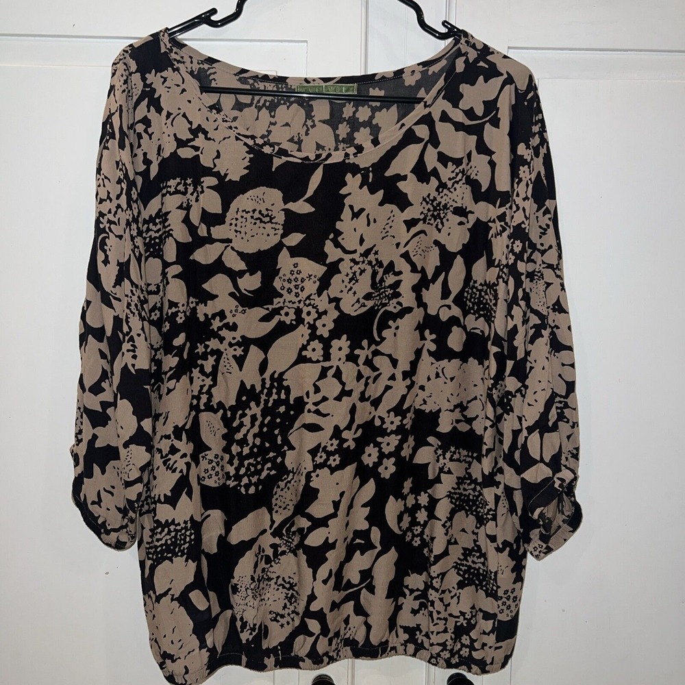Velvet Brand Medium Top Black Tan Floral Anthropologie Boat Neck Rayon